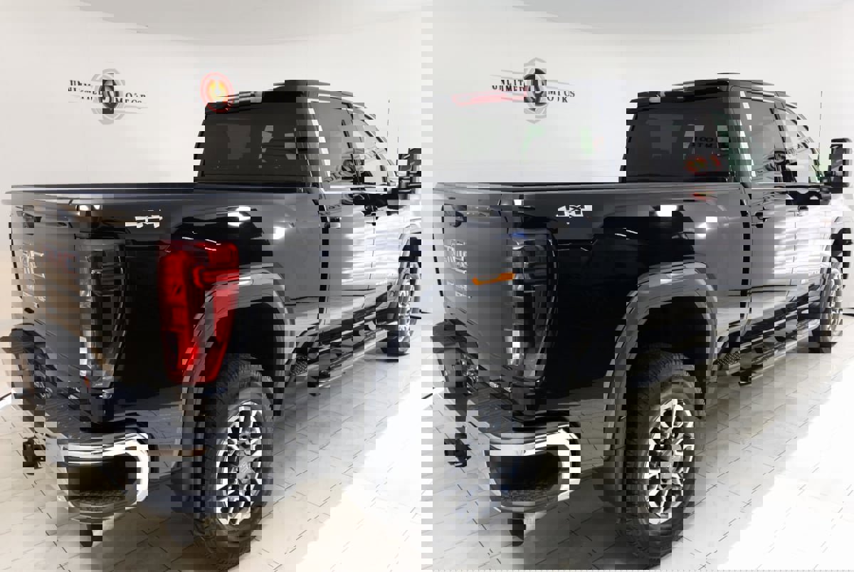 Used 2024 GMC Sierra 3500 SLE w/ SLE Value Package image 3
