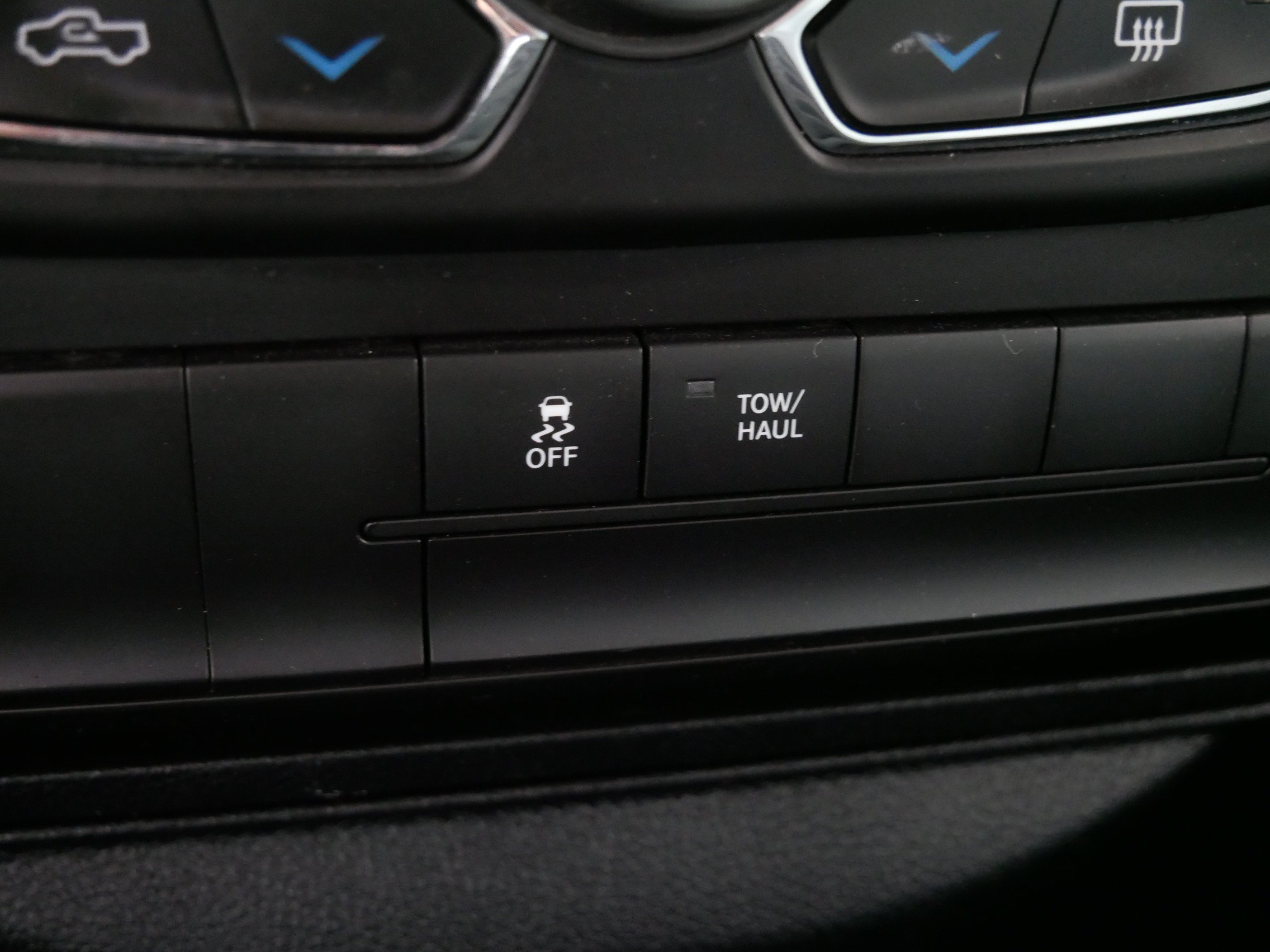 Used 2017 RAM 1500 Classic SLT w/ Luxury Group AWD/4WD image 31