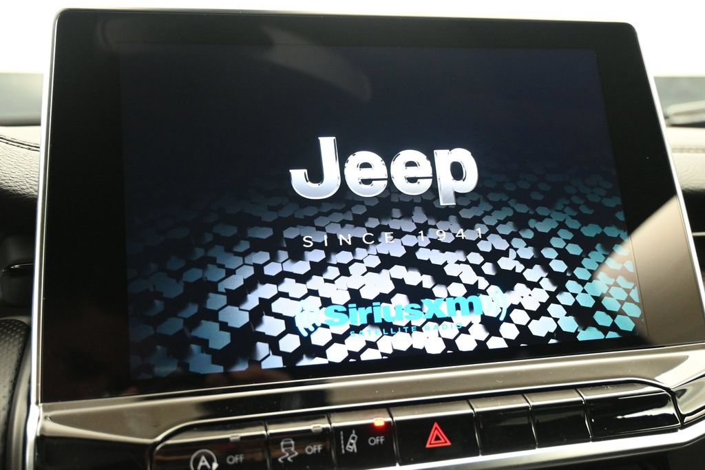 New 2026 Jeep Compass Latitude AWD/4WD image 9