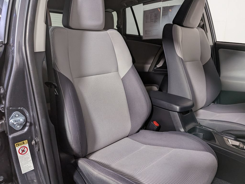 Used 2014 Toyota RAV4 XLE AWD/4WD image 23