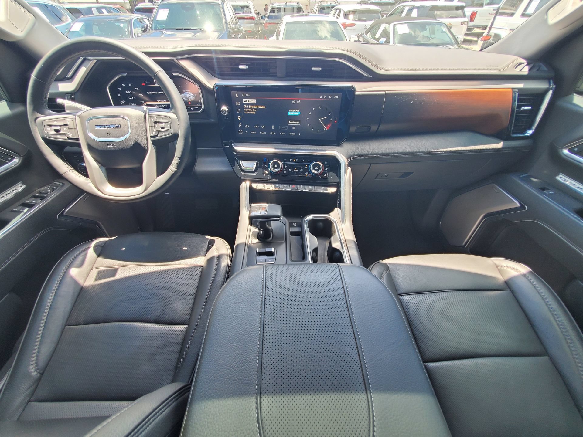 Used 2023 GMC Sierra 1500 Denali w/ Denali Reserve Package AWD/4WD image 13