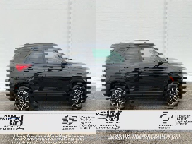 Used 2025 Chevrolet TrailBlazer LT image 3