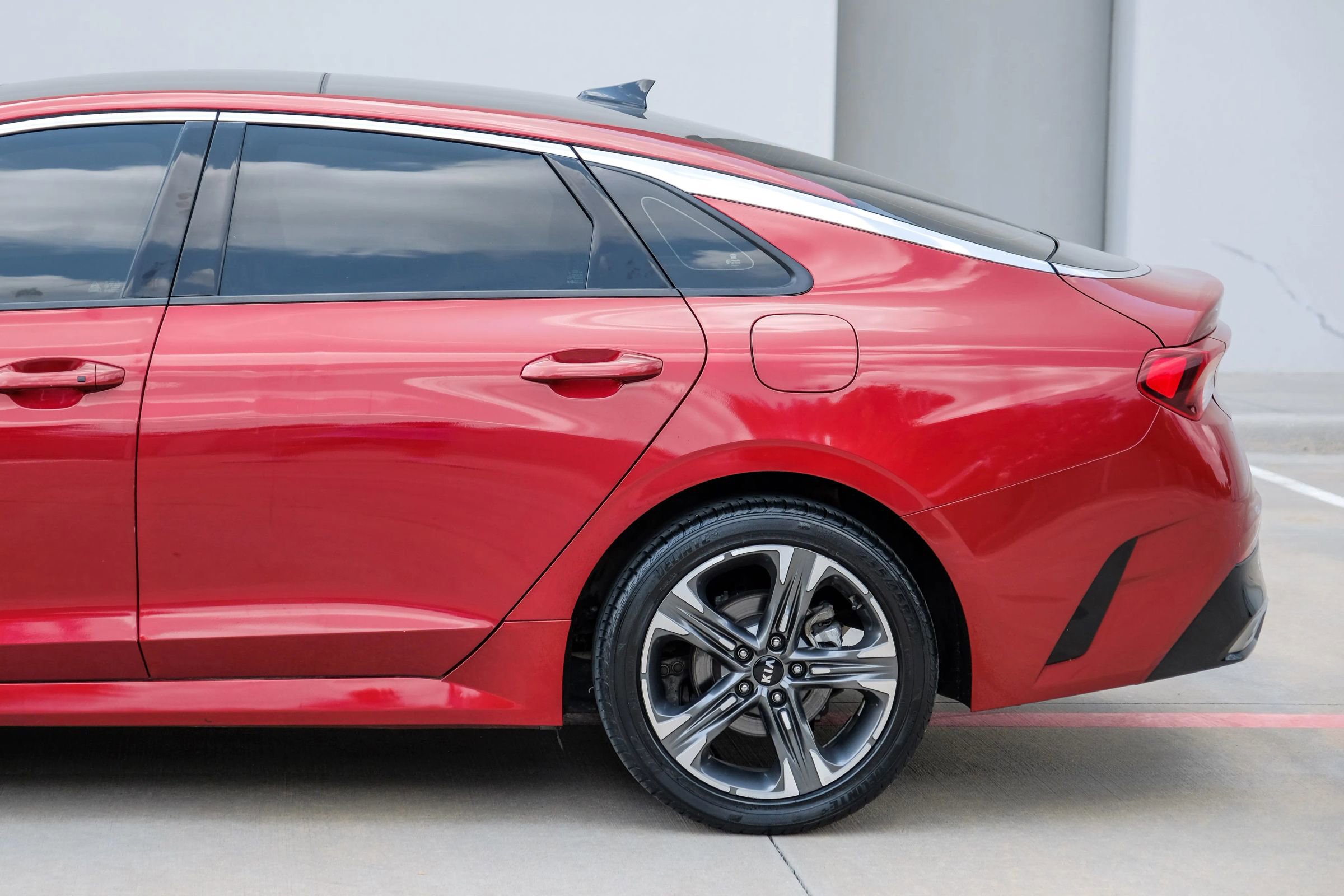 Used 2021 Kia K5 EX image 12