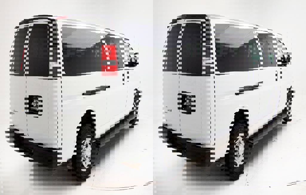 Used 2023 Chevrolet Express 3500 LS image 8