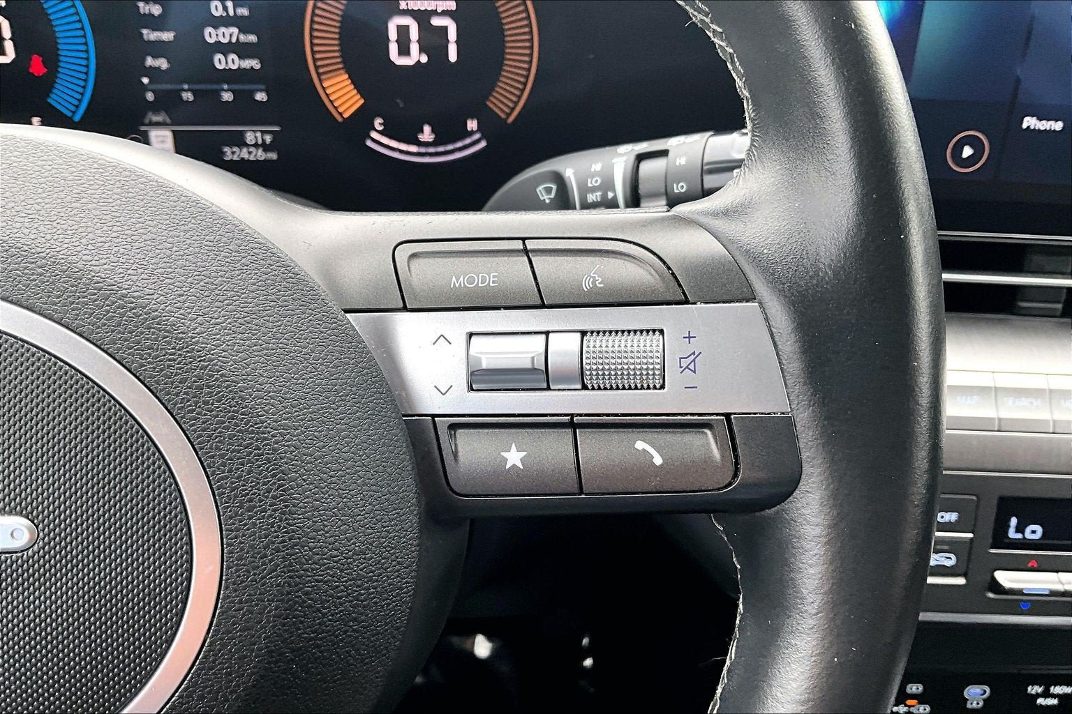 Used 2025 Hyundai Kona SEL AWD/4WD image 17