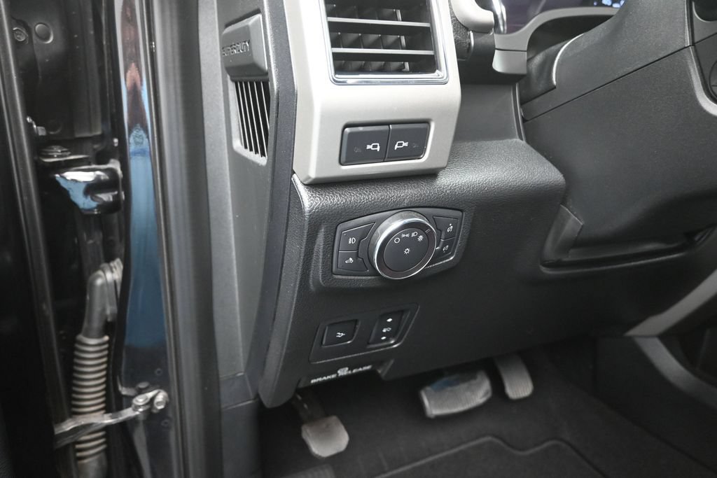 Used 2019 Ford F250 Lariat w/ Lariat Ultimate Package AWD/4WD image 13