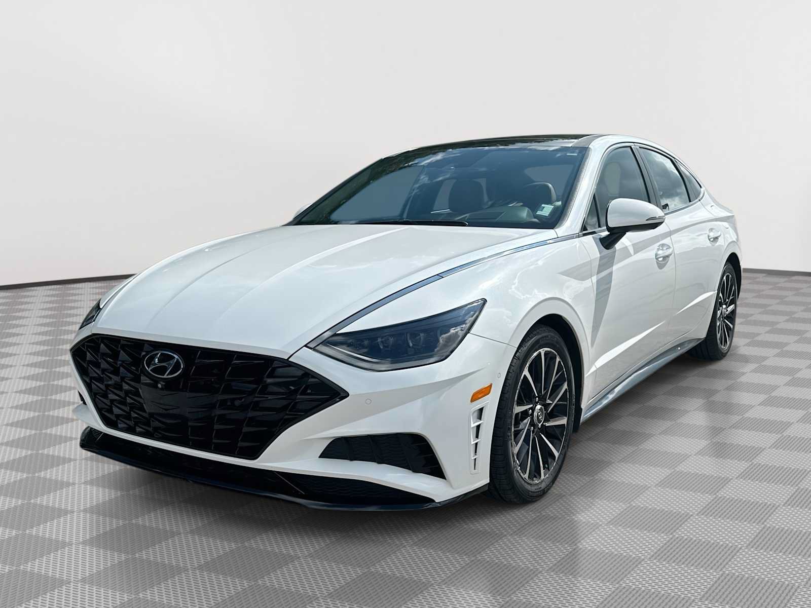 Used 2021 Hyundai Sonata Limited FWD image 1