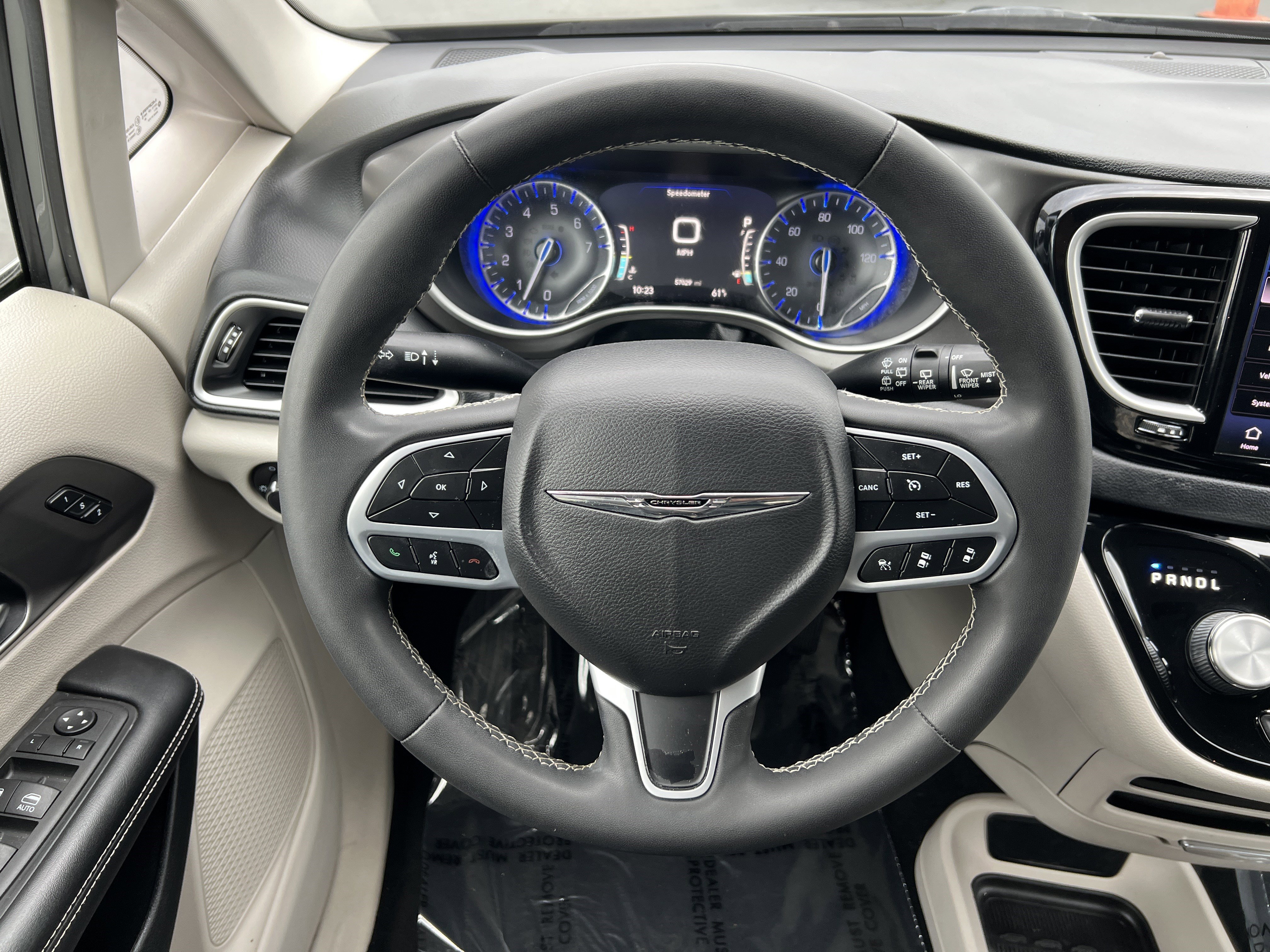 Used 2022 Chrysler Pacifica Touring-L FWD image 26