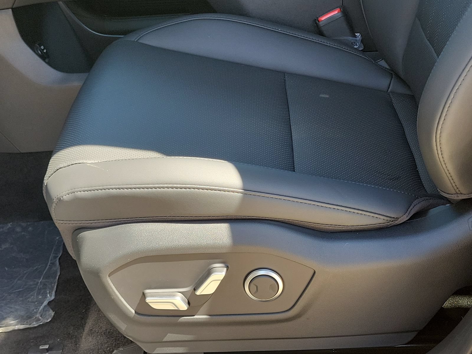 New 2026 Hyundai Santa Fe SEL FWD image 16