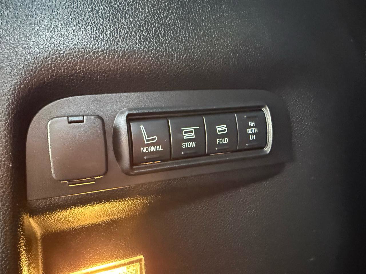 Used 2016 Ford Explorer Sport image 17