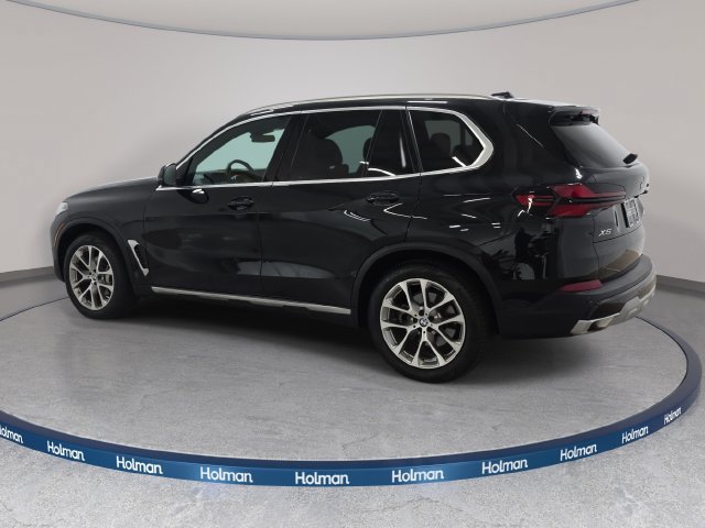 Certified 2024 BMW X5 xDrive40i w/ Parking Assistance Package AWD/4WD image 7