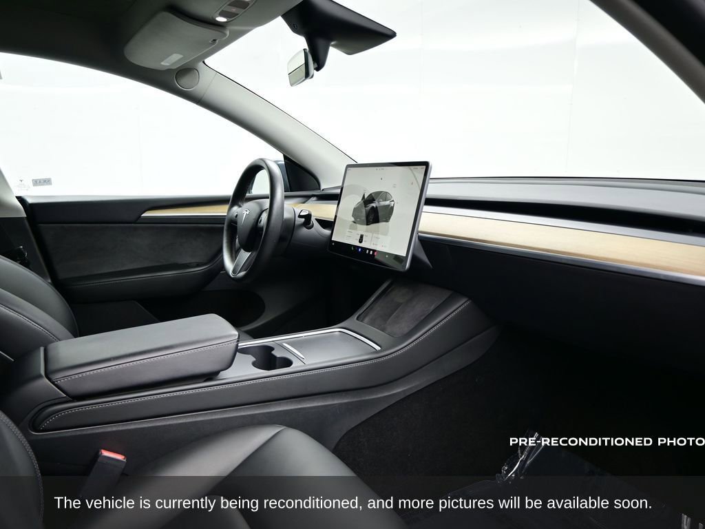Used 2023 Tesla Model Y Long Range image 9