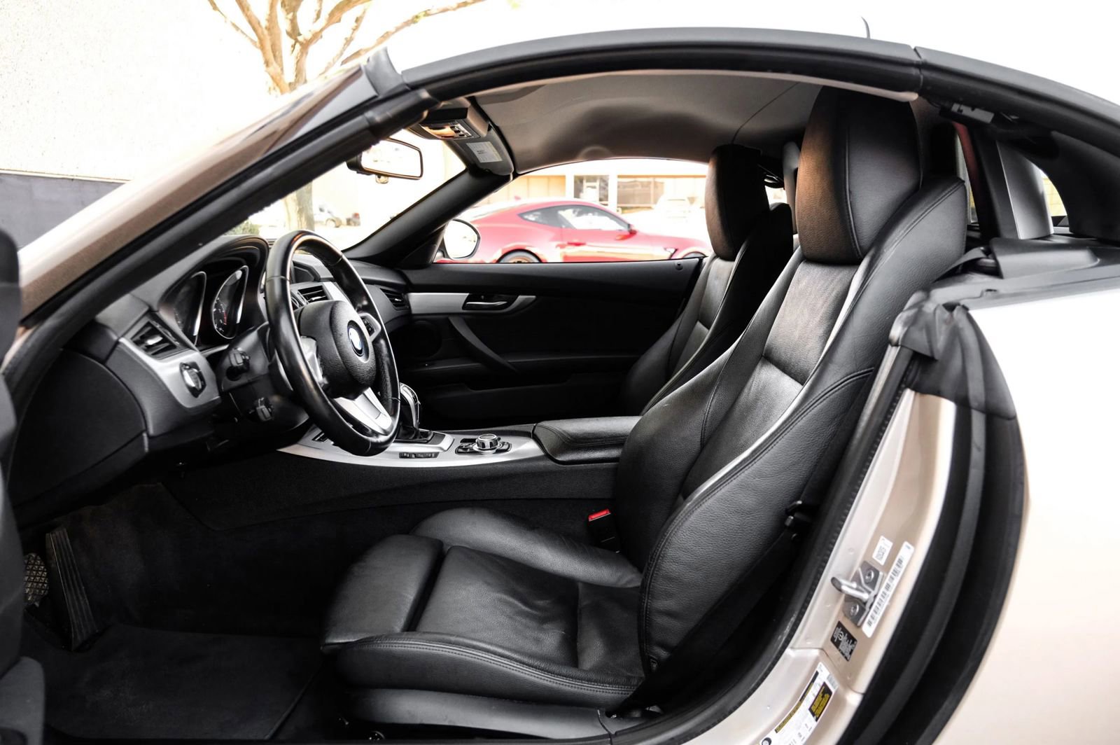 Used 2012 BMW Z4 sDrive28i image 3