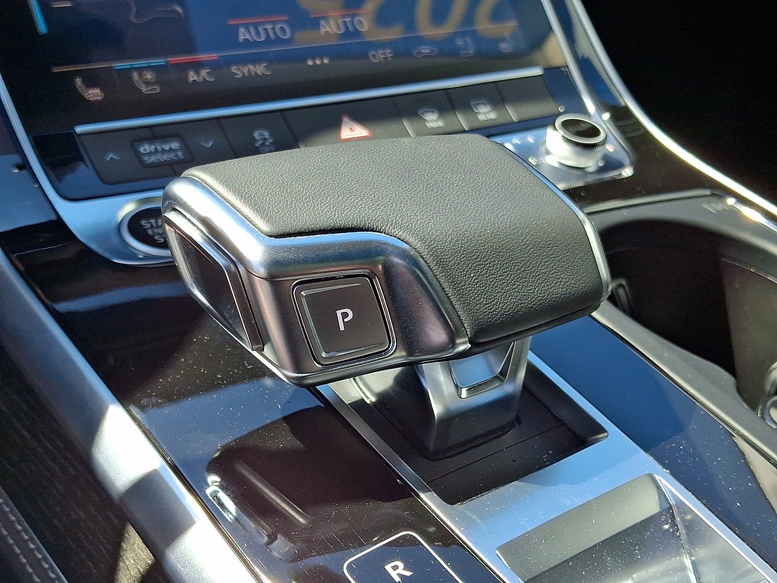 Used 2025 Audi Q8 Premium Plus AWD/4WD image 17