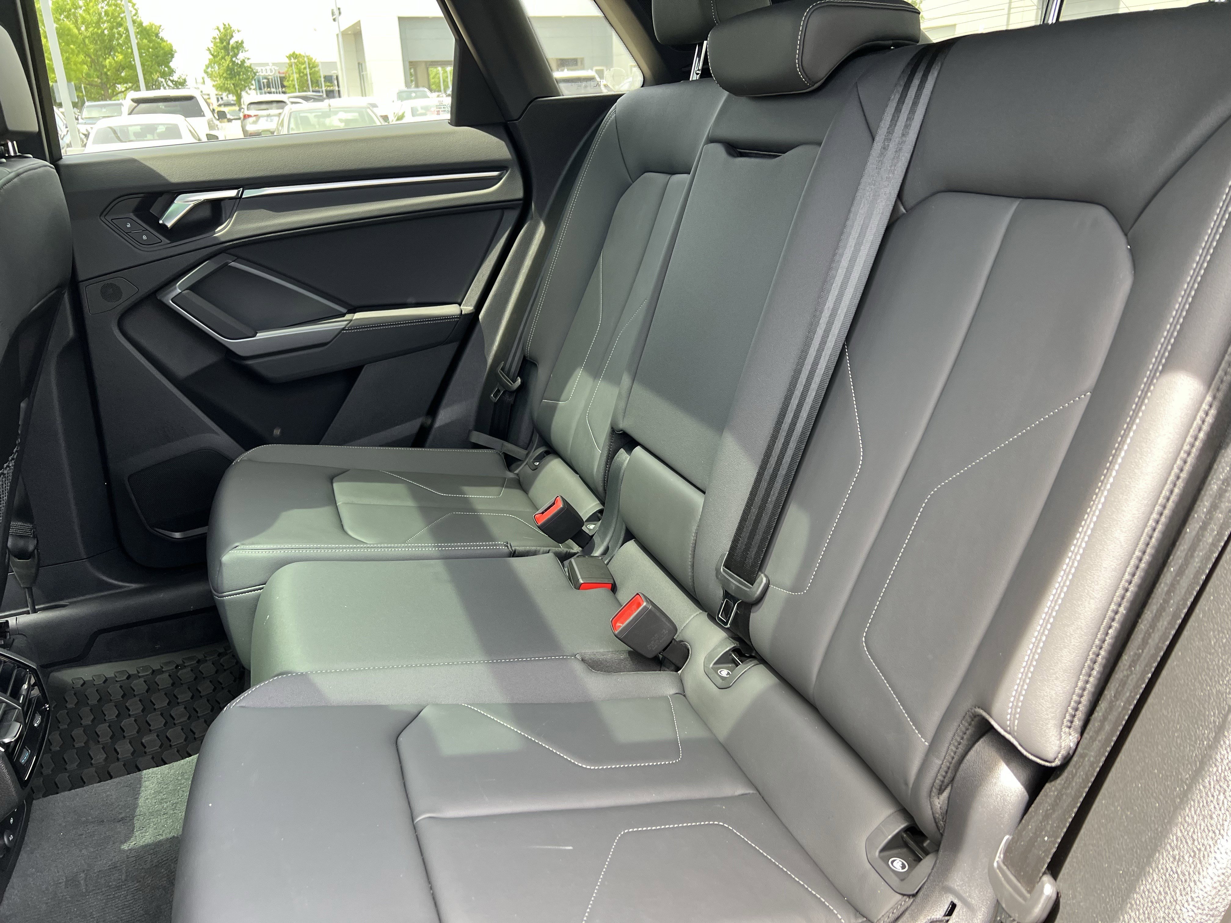 Used 2025 Audi Q3 2.0T Premium w/ Convenience Package AWD/4WD image 33