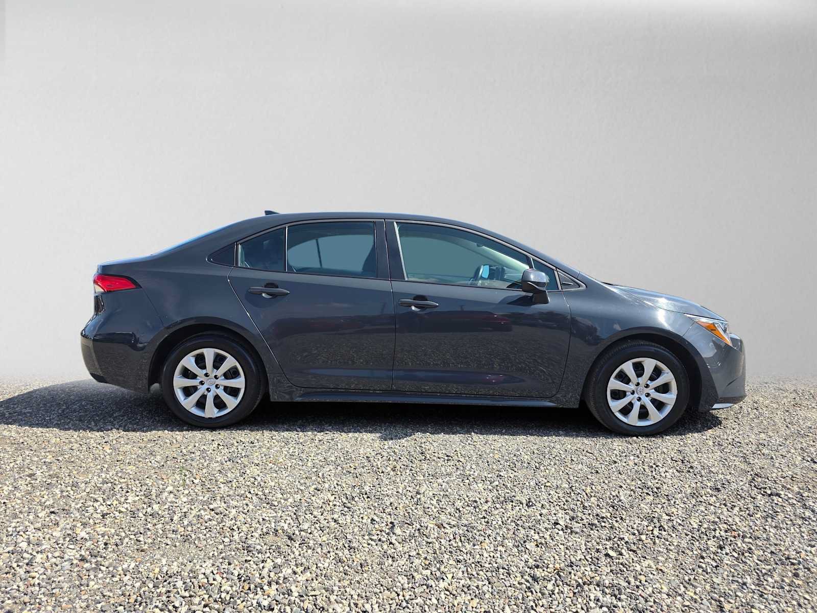 Certified 2025 Toyota Corolla LE FWD image 2