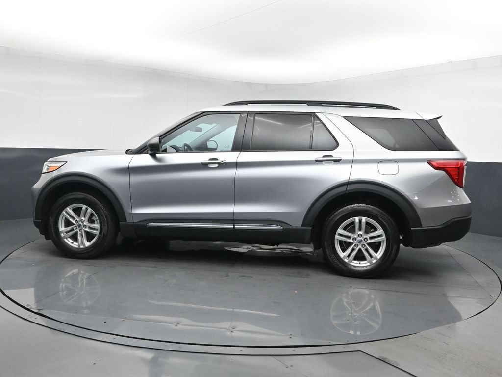 Used 2023 Ford Explorer XLT AWD/4WD image 4