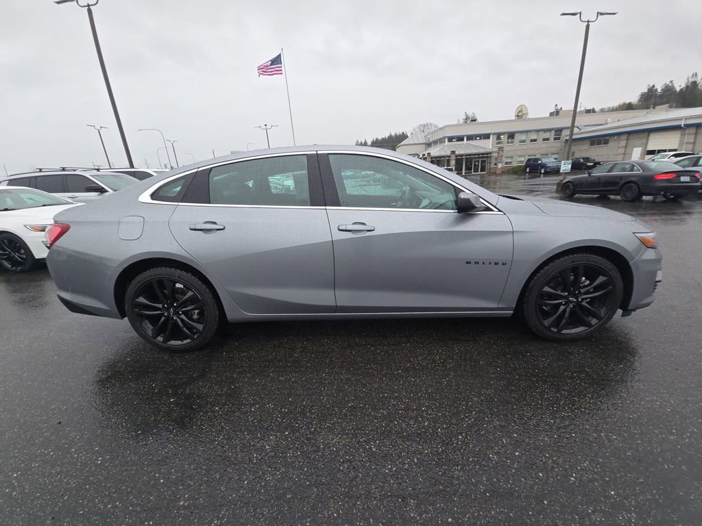 Used 2024 Chevrolet Malibu LT w/ Sport Edition FWD image 2