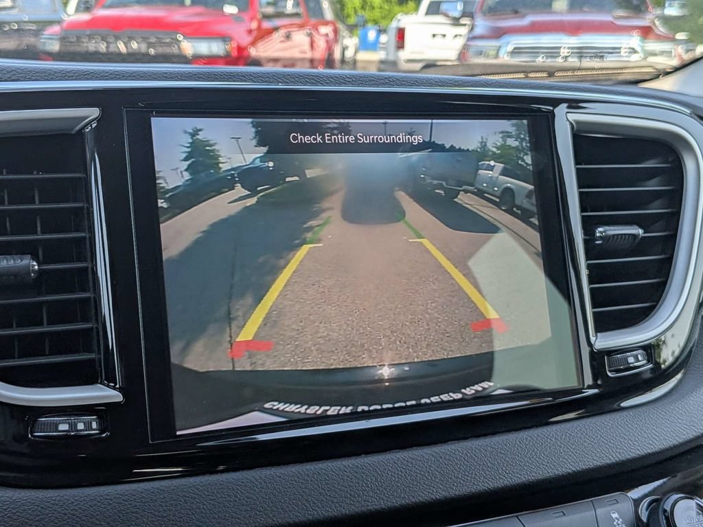 Used 2024 Chrysler Pacifica Touring-L FWD image 21