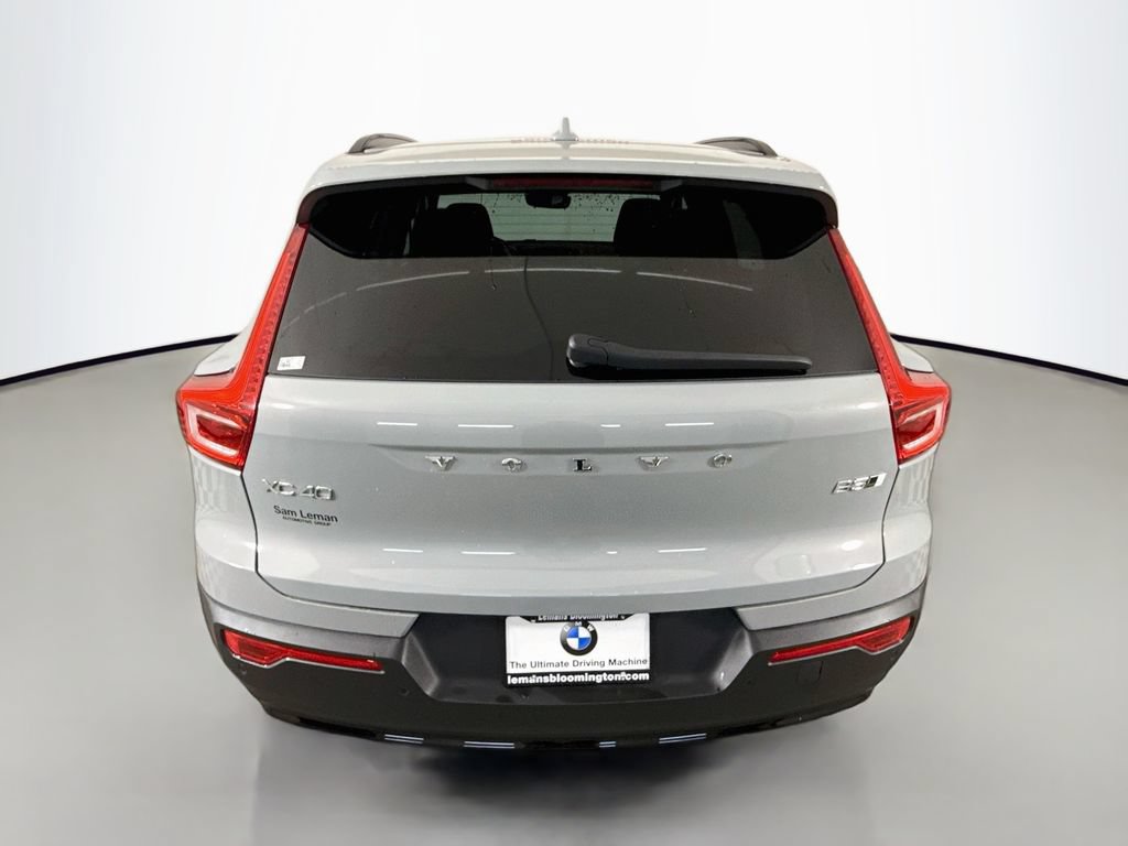 Used 2025 Volvo XC40 B5 Ultra AWD/4WD image 6