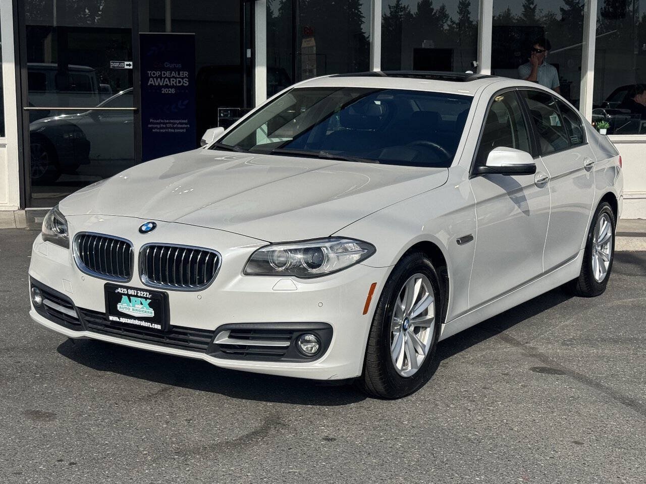 Used 2015 BMW 528i Sedan RWD image 1