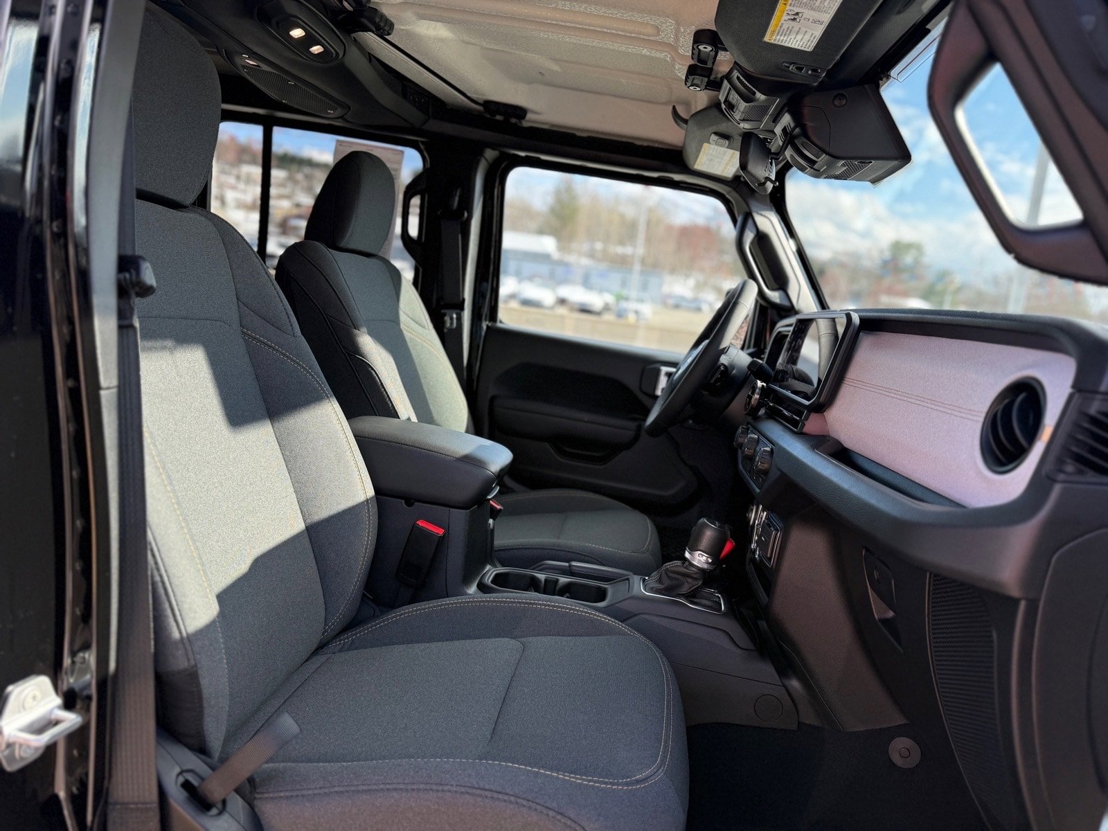 Certified 2025 Jeep Gladiator Sport AWD/4WD image 20