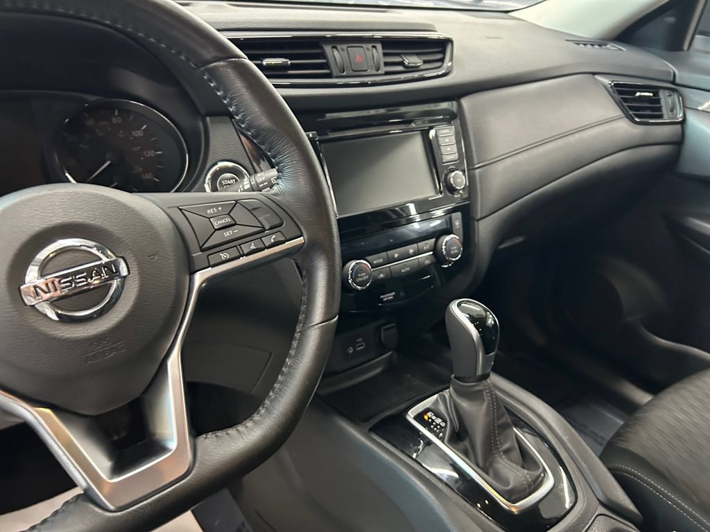 Used 2020 Nissan Rogue SV AWD/4WD image 11