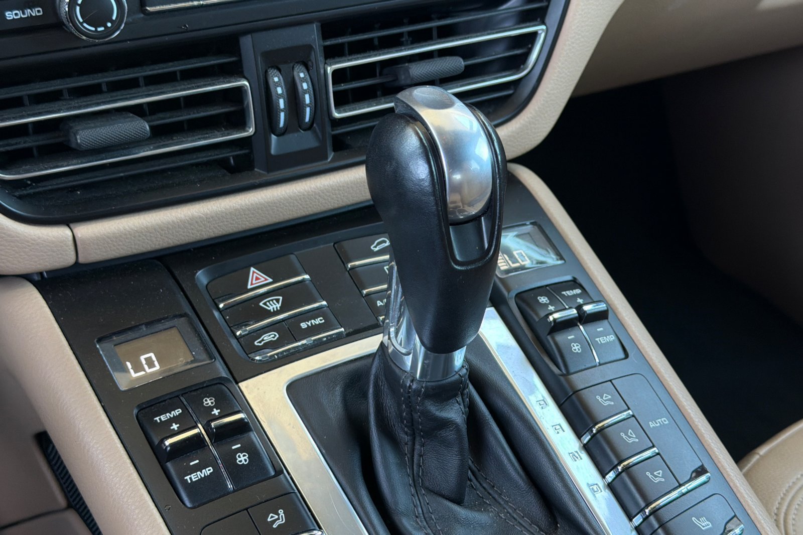 Used 2019 Porsche Macan AWD/4WD image 23