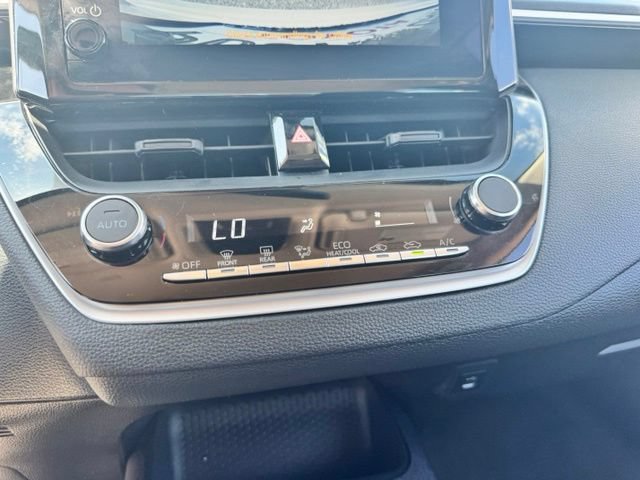 Used 2025 Toyota Corolla LE FWD image 11
