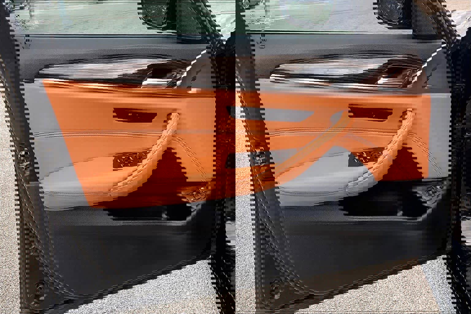 Used 2021 BMW 530e w/ Parking Assistance Package image 22