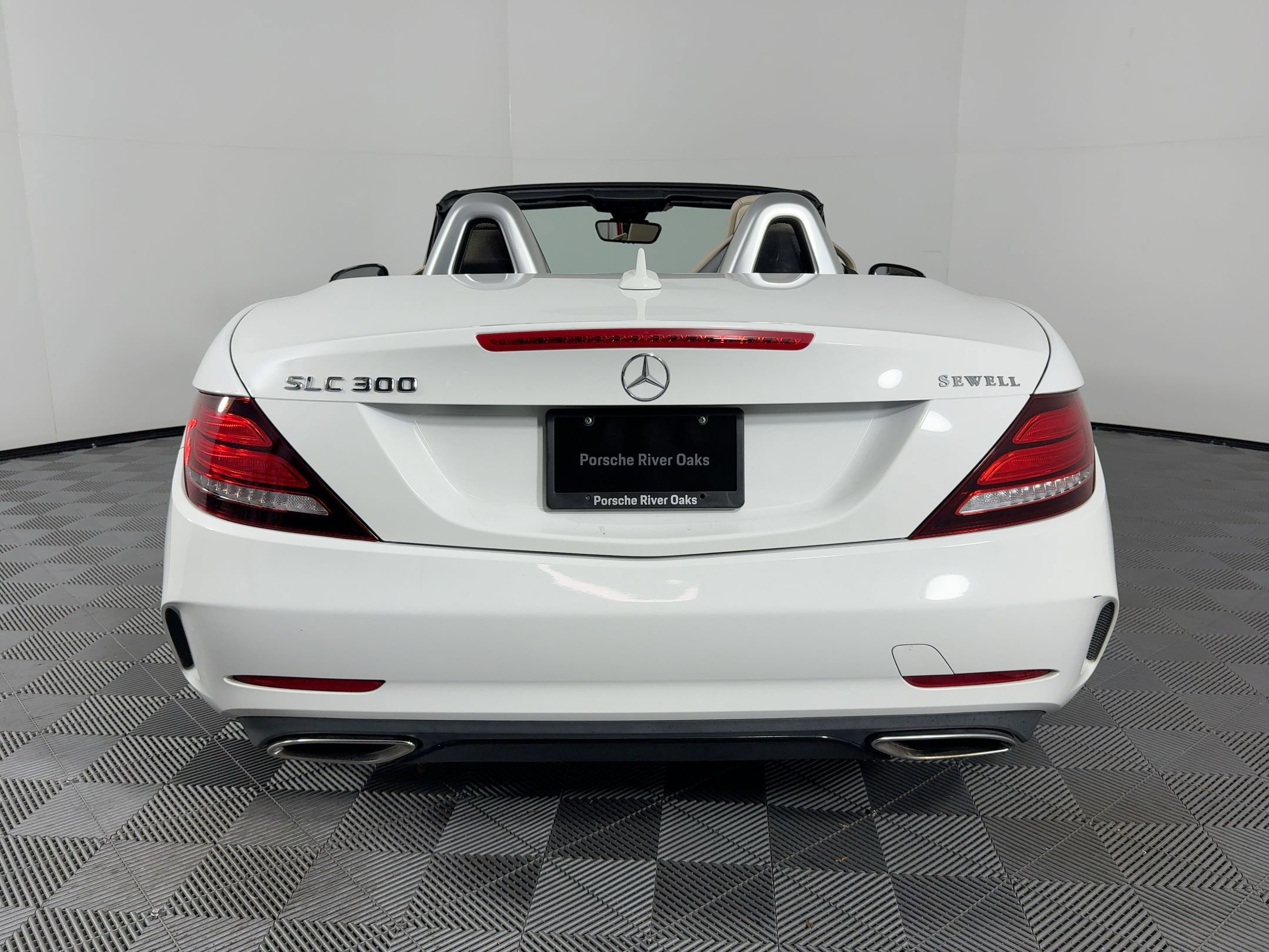 Used 2020 Mercedes-Benz SLC 300 image 9