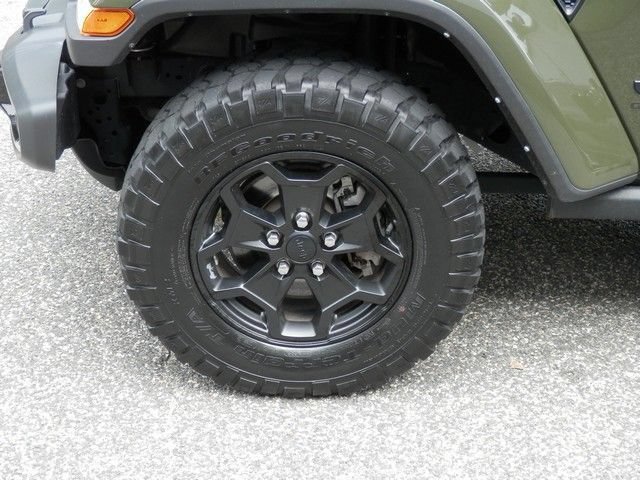 Used 2023 Jeep Gladiator Sport AWD/4WD image 13