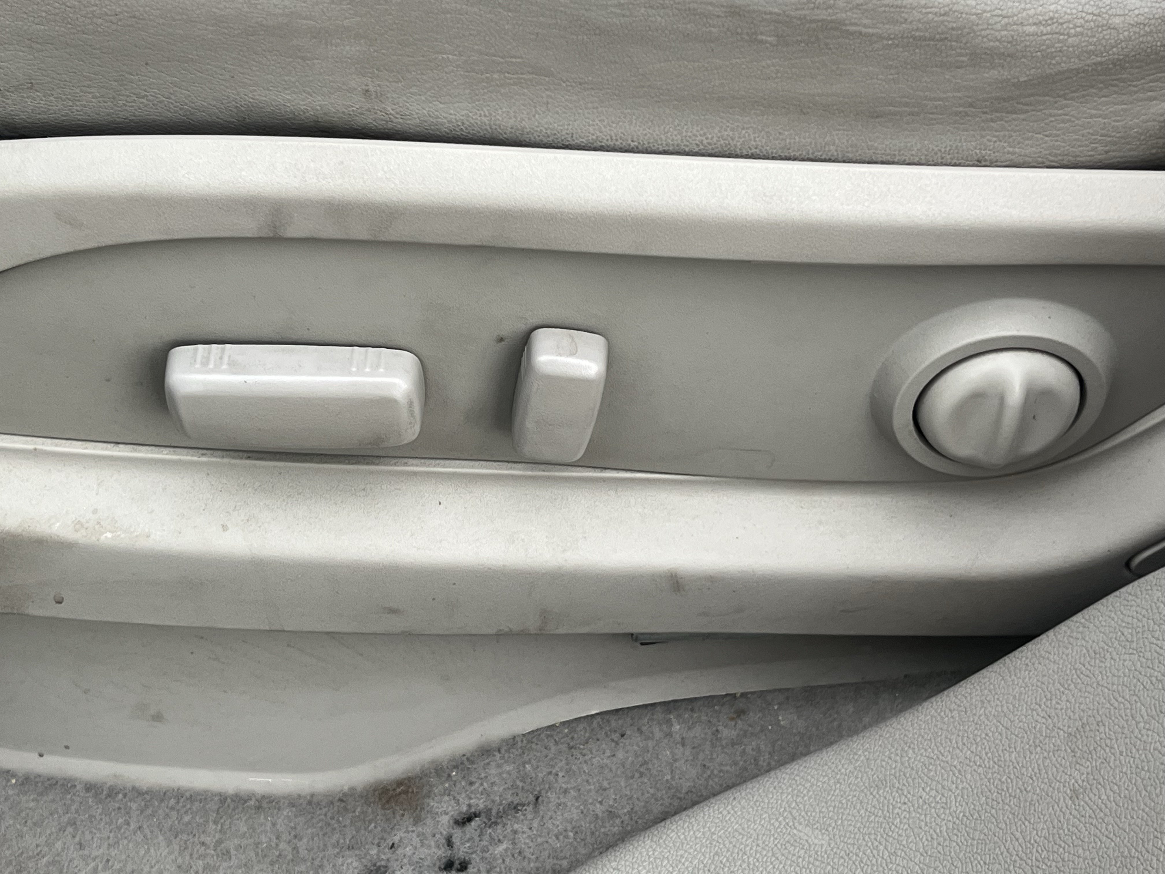 Used 2011 Buick Enclave CXL FWD image 27
