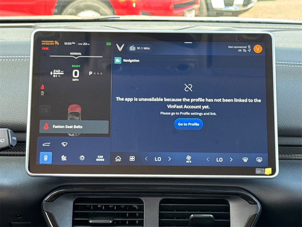 New 2025 VinFast VF 8 Eco image 21
