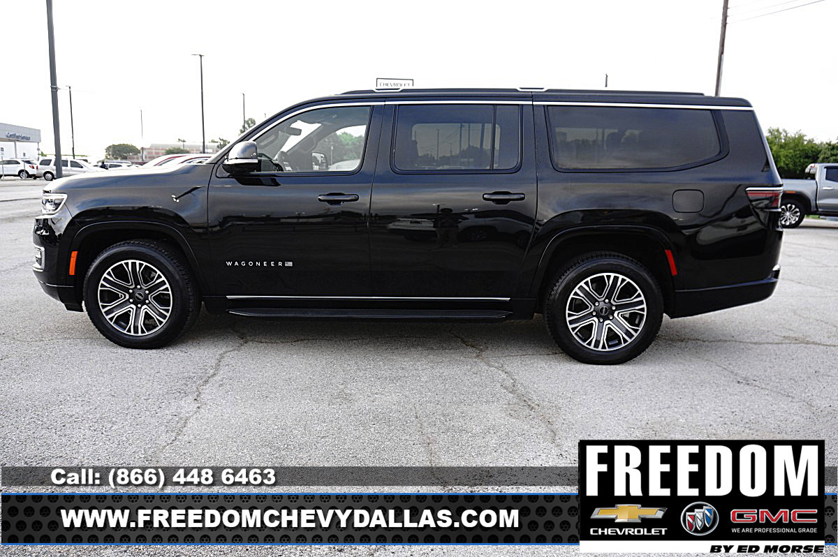 Used 2025 Jeep Wagoneer L Series II AWD/4WD image 4