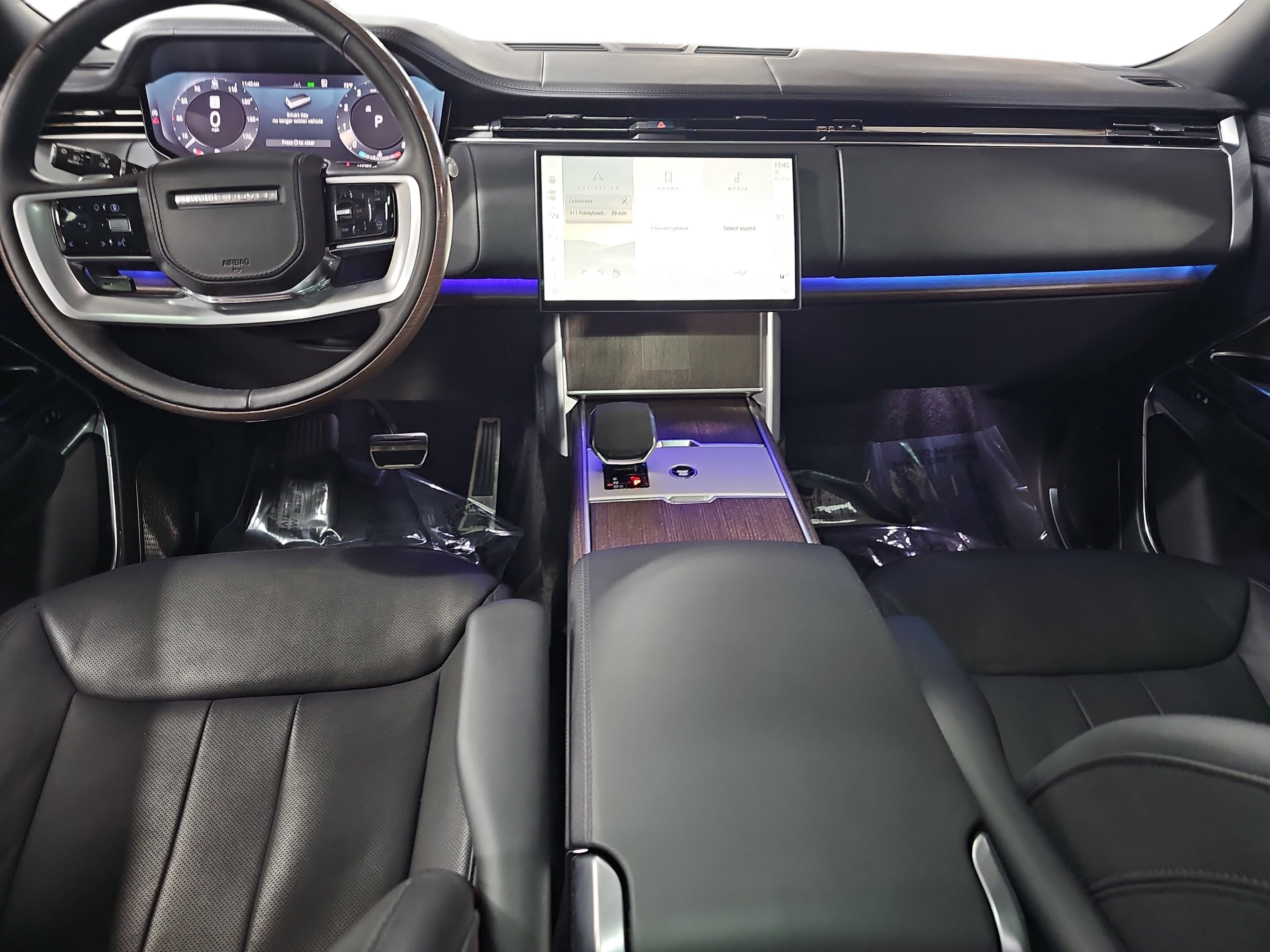 Used 2024 Land Rover Range Rover Long Wheelbase Autobiography image 9