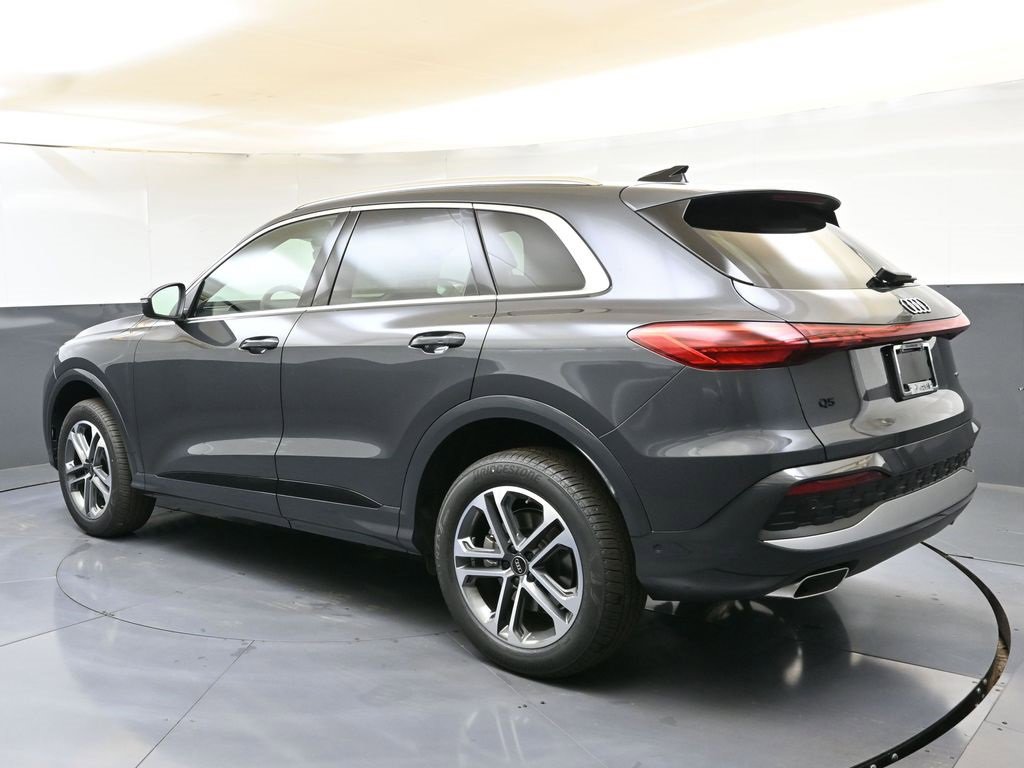 Used 2025 Audi Q5 2.0T Premium w/ Convenience Package image 3