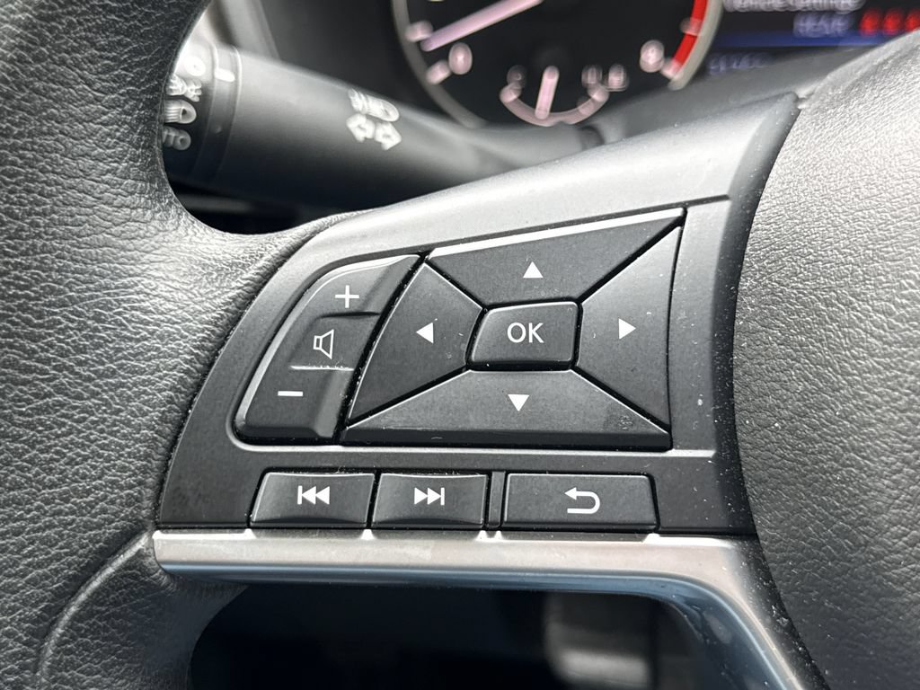 Used 2025 Nissan Altima 2.5 SV FWD image 30