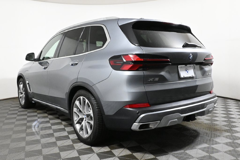 Used 2026 BMW X5 xDrive50e w/ Premium Package AWD/4WD image 5