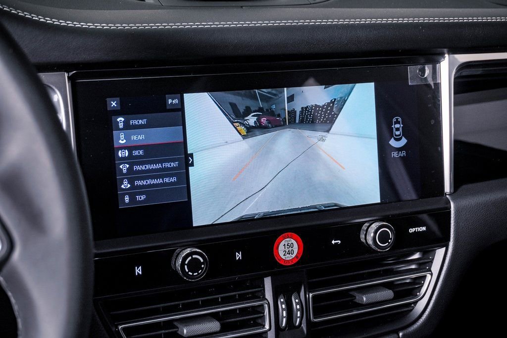 New 2026 Porsche Macan image 23