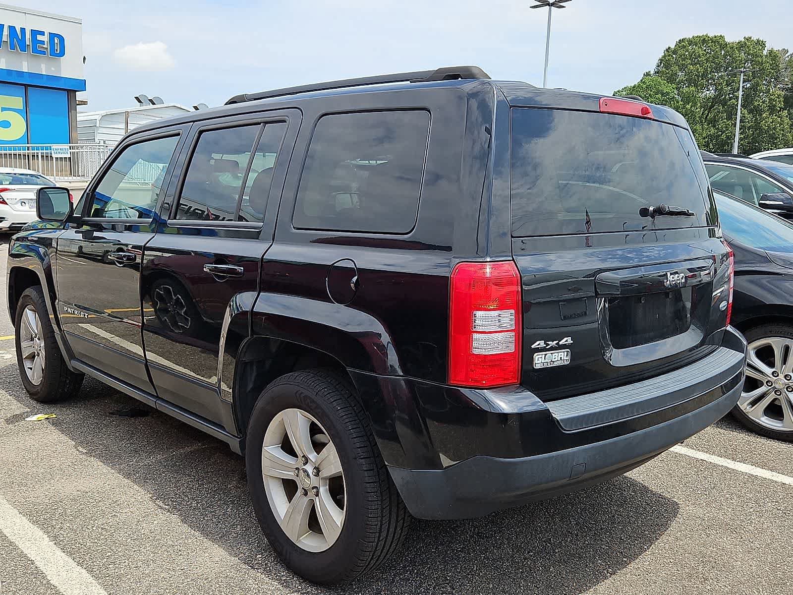 Used 2016 Jeep Patriot Latitude AWD/4WD image 4
