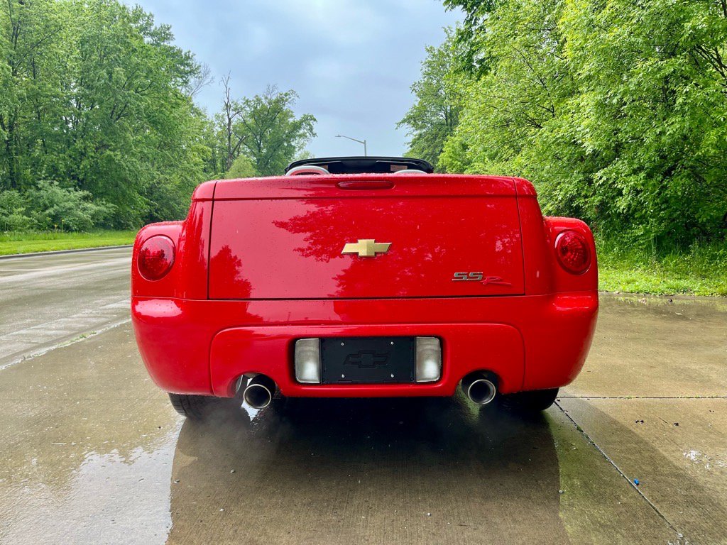 Used 2004 Chevrolet SSR w/ Preferred Equipment Group RWD image 15