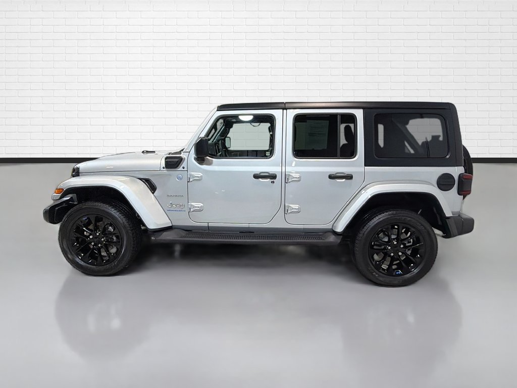 Used 2023 Jeep Wrangler Unlimited Sahara w/ Dual Top Group AWD/4WD image 6