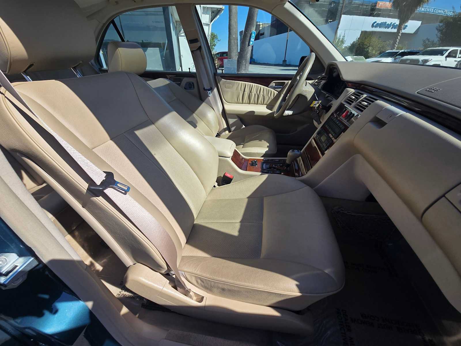 Used 1999 Mercedes-Benz E 320 Sedan image 10