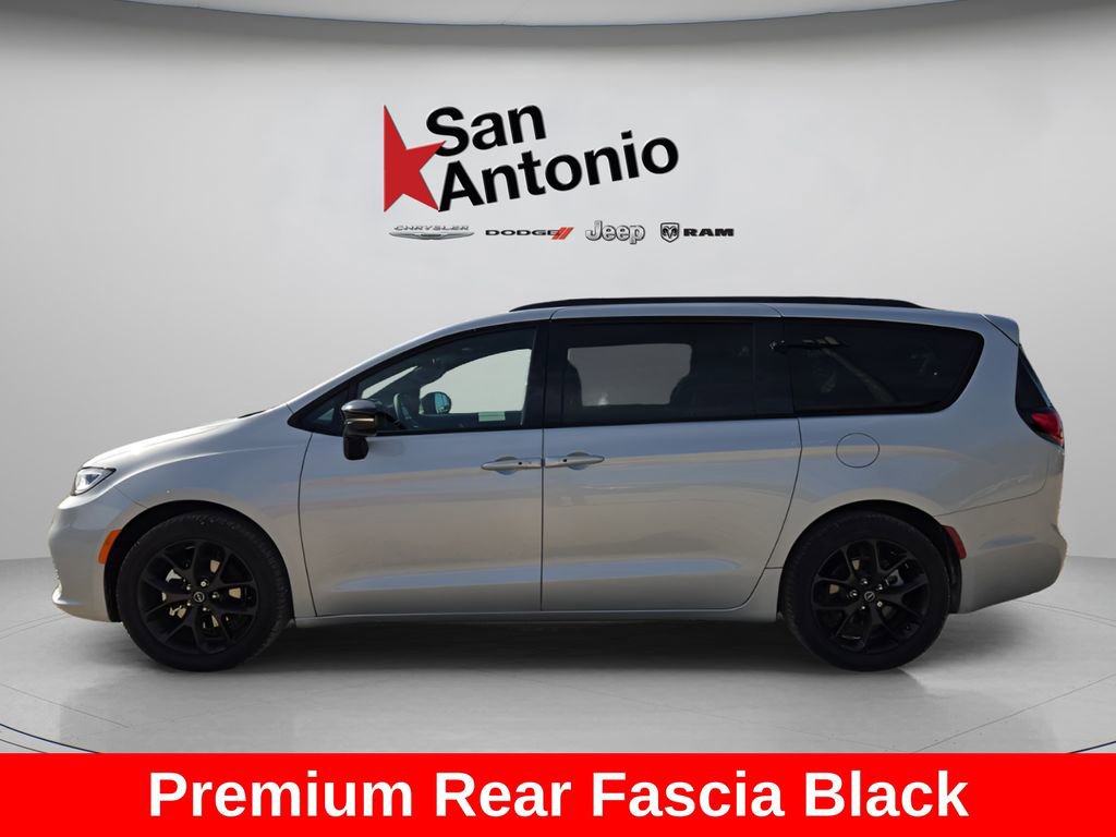 New 2026 Chrysler Pacifica Select w/ S Appearance Package FWD image 5