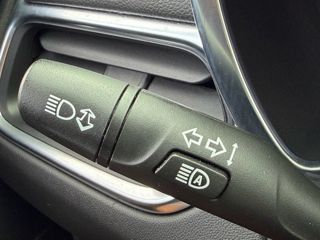 Used 2023 Chevrolet Equinox LT FWD image 32