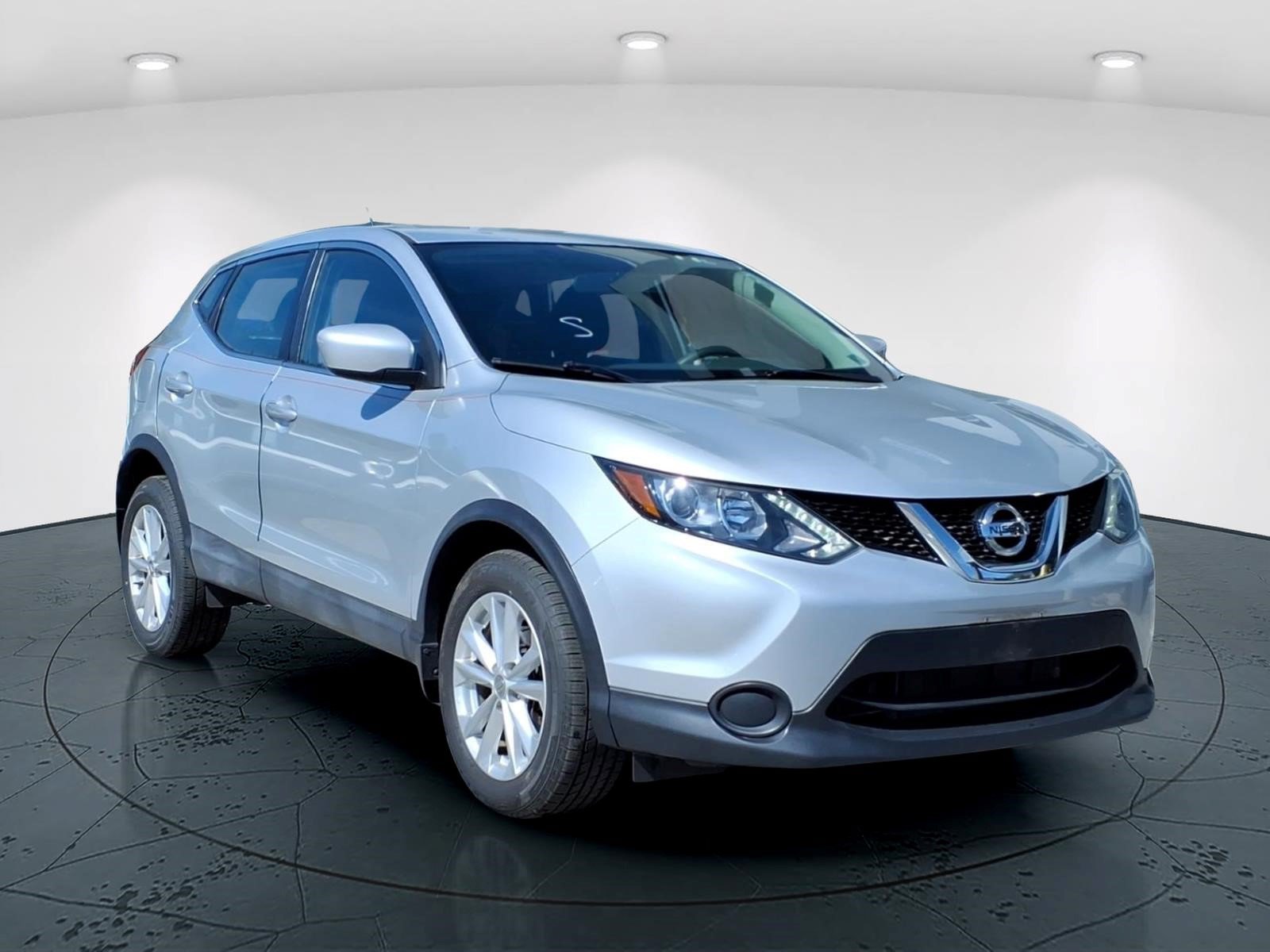 Used 2018 Nissan Rogue Sport S w/ S Appearance Package AWD/4WD image 1