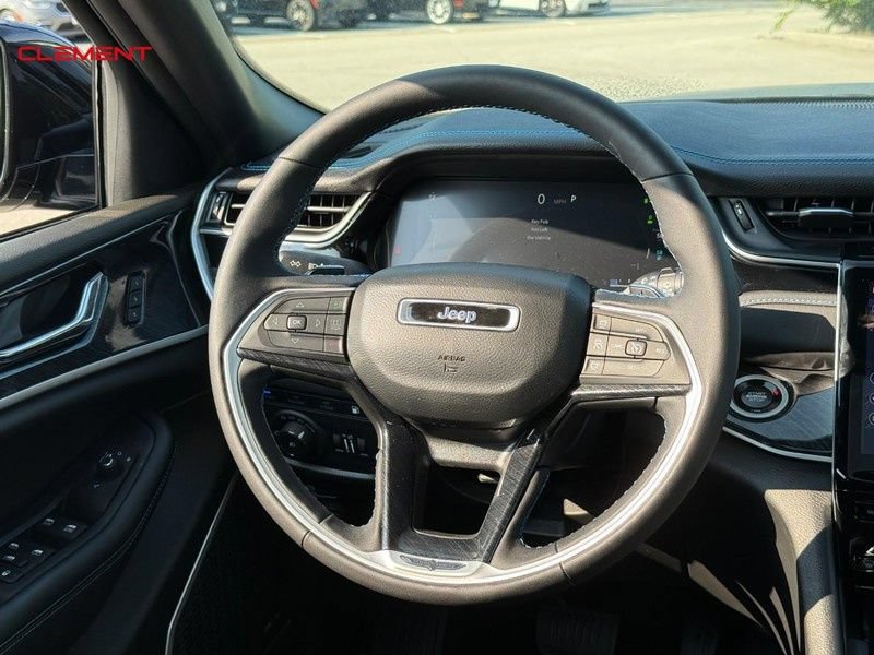 Used 2024 Jeep Grand Cherokee Trailhawk AWD/4WD image 14