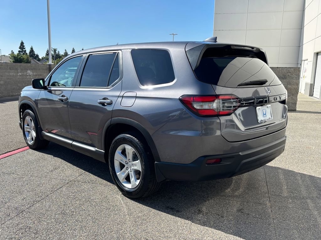Used 2024 Honda Pilot LX image 7
