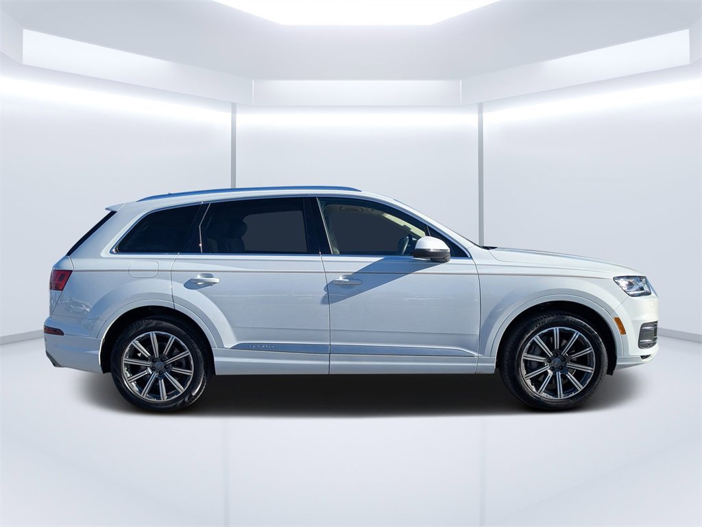 Used 2017 Audi Q7 3.0T Premium Plus w/ Premium Plus Package image 2